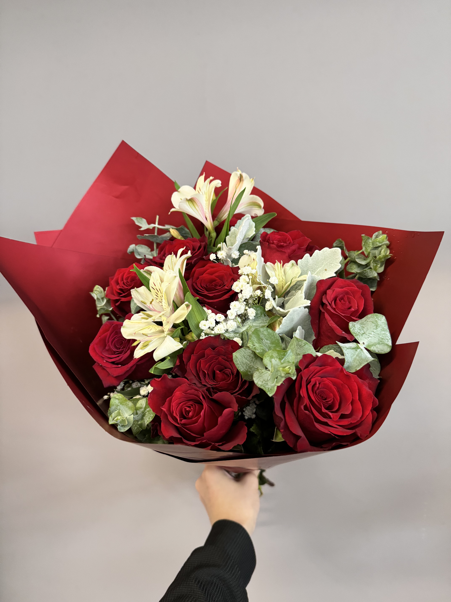 Deluxe Rose Bouquet with Greenery