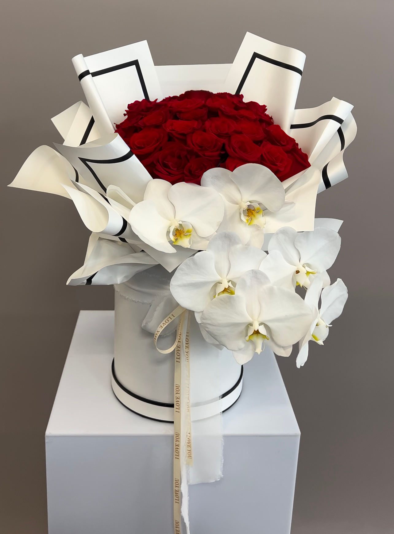Premium Roses In Hat Box LUXE